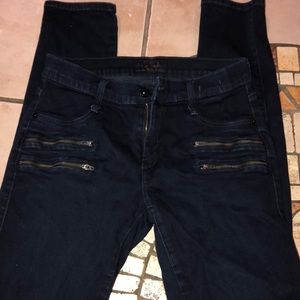 Skinny jeans very flattering fit